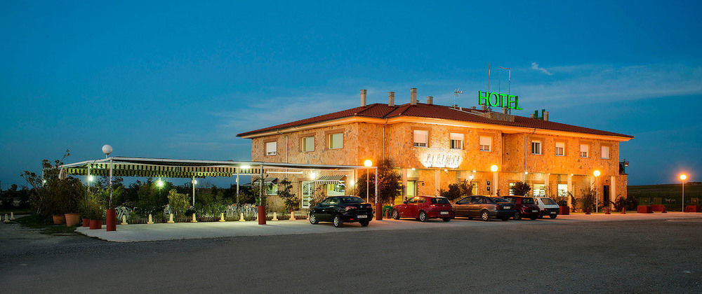 Hotel Restaurante Sostenible La Laguna Brozas Exteriér fotografie